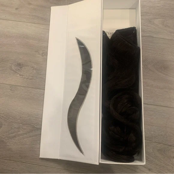 Pereg Milano Hair Freedom The Miracle Wire Hair Extensions